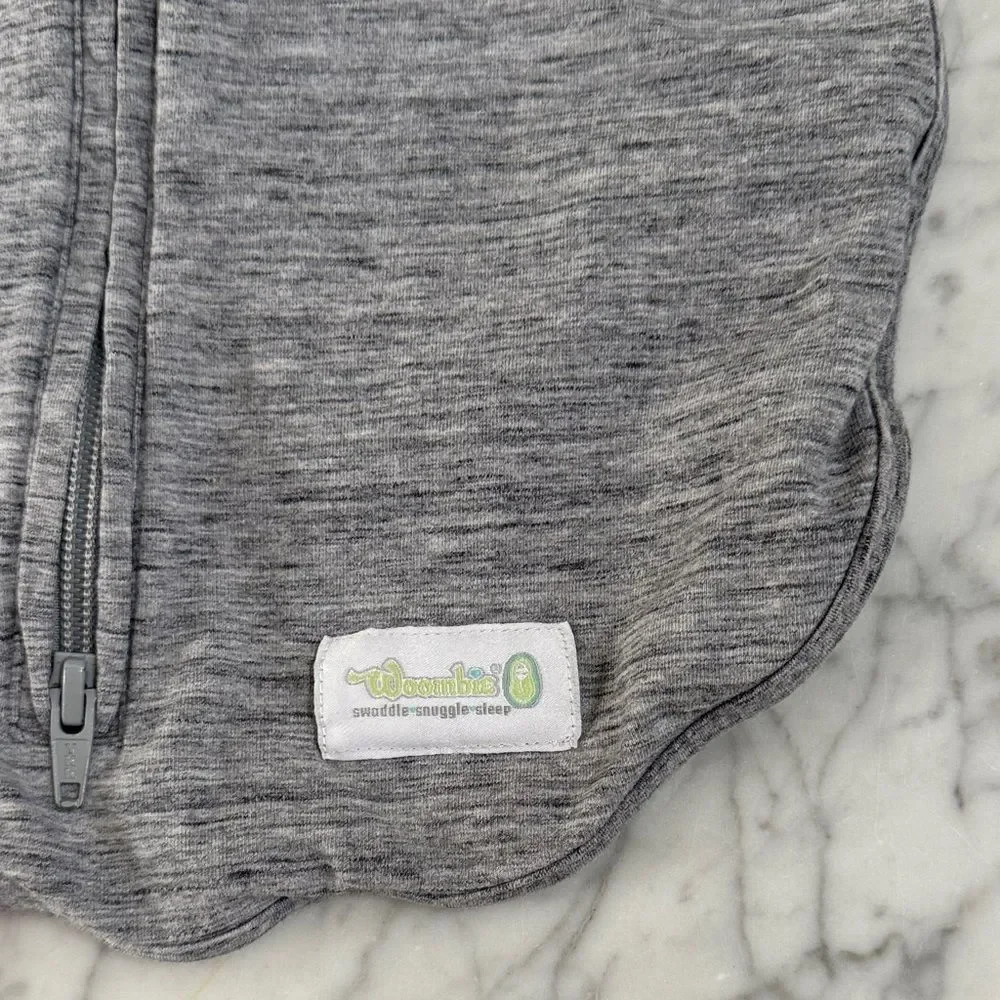 Woombie Swaddle 0-3m Gray Shoulder Snaps Full Zip